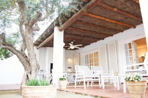 Гостиница Cozy marine & spa villa  Камбрильс